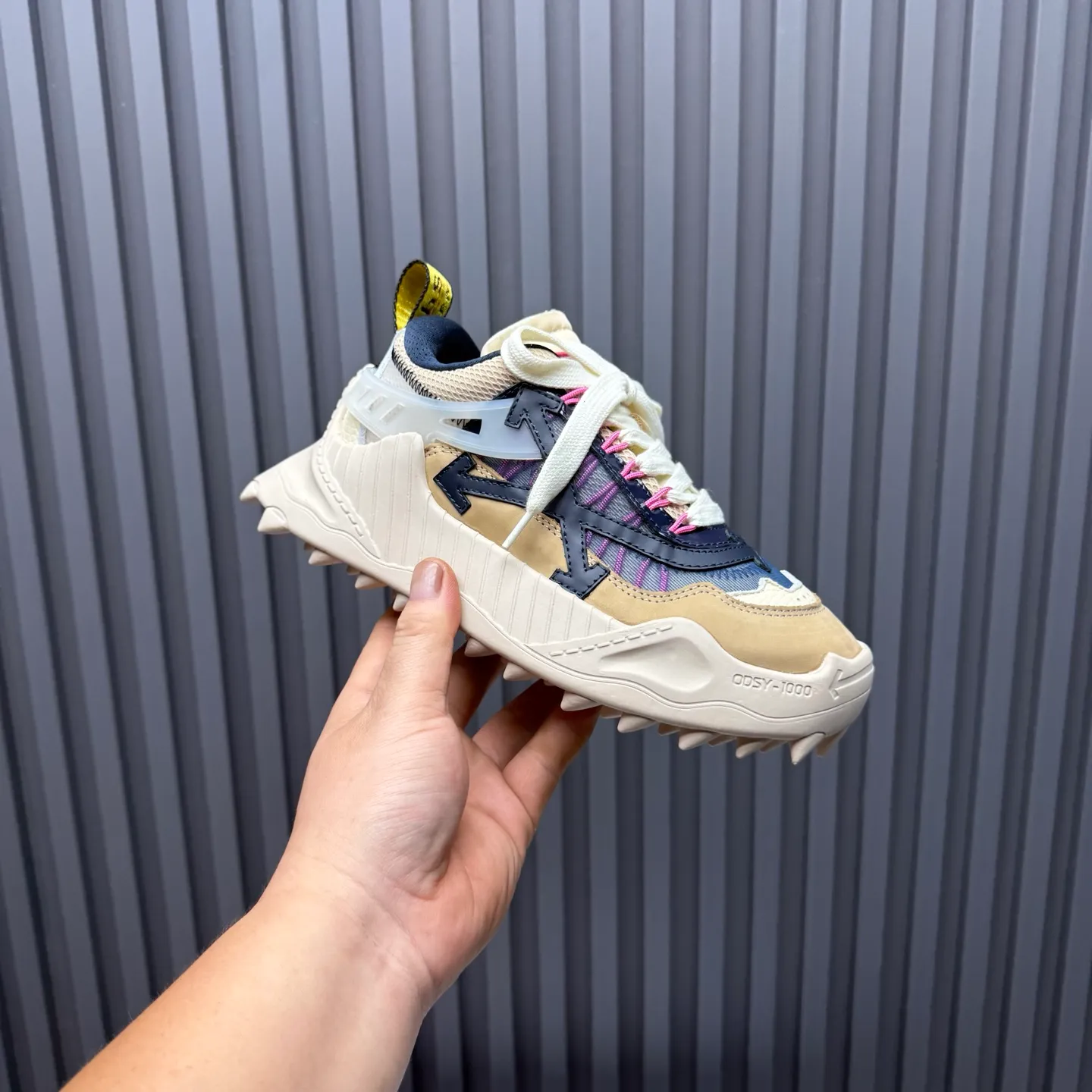 P680 OFF WHITE⚡️Couple style⚡️ Size: 35-40 women’s style 39-46 men’s style